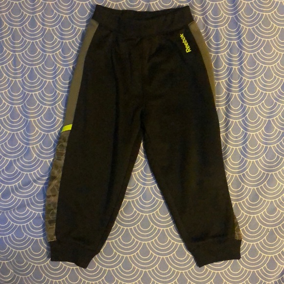 Jogger Set - Picture 3 of 5